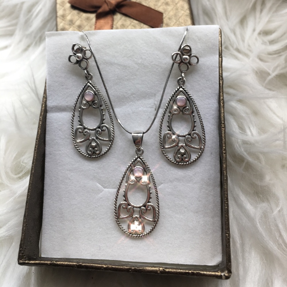 🌸 Beautiful Sterling Silver earrings necklace set